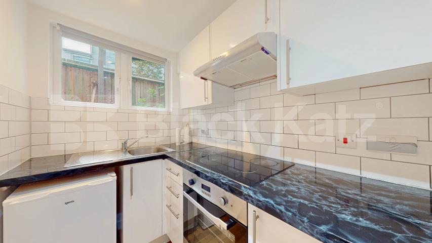 Refurbished Refurbished Two Bedroom Flat in Elegant Period Conversion Rochester Road, Camden